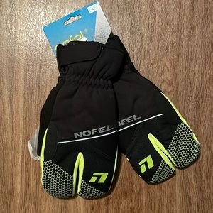 Model winter cycling gloves